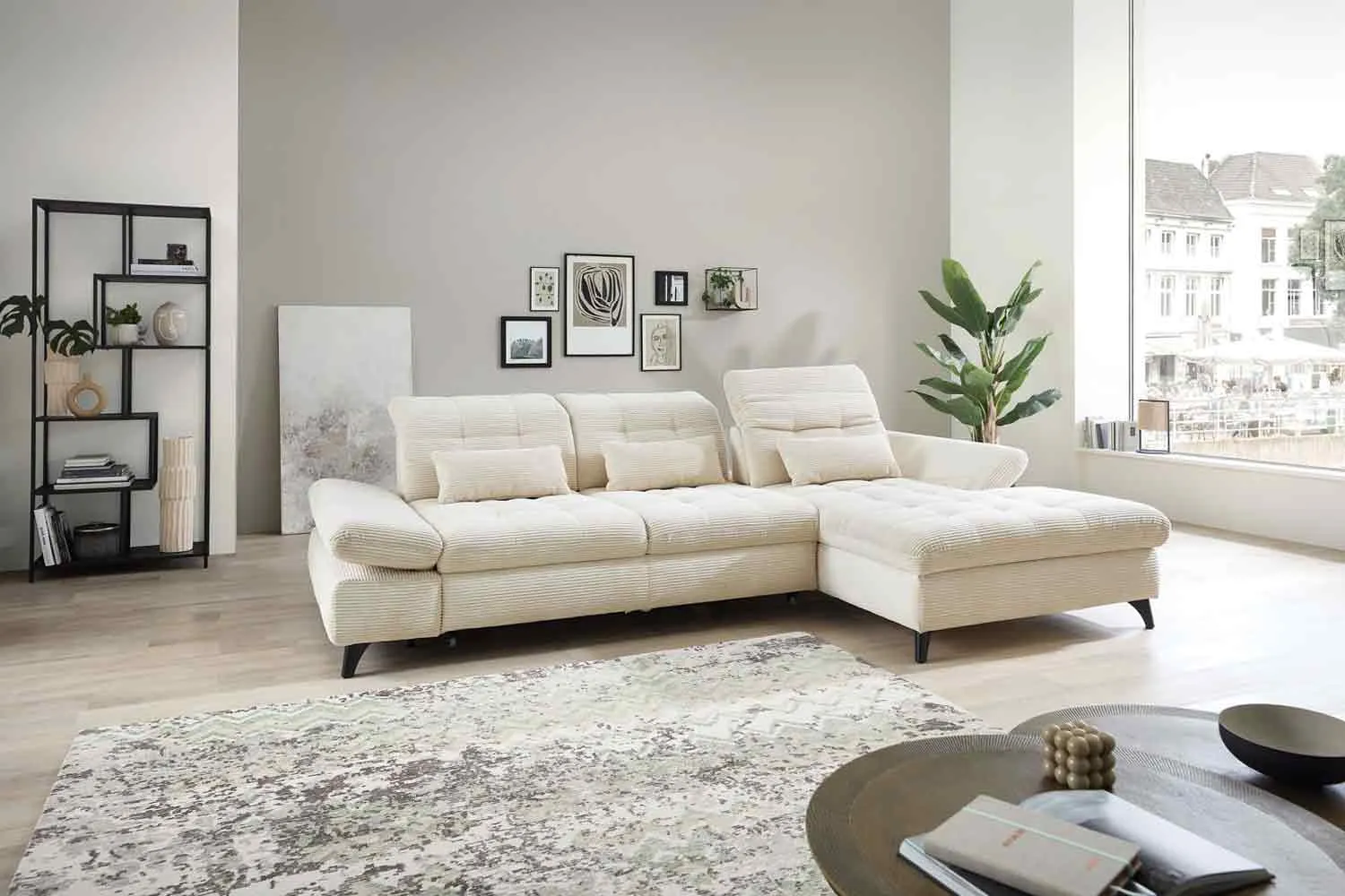Ecksofa inkl. Sitztiefenverstellung in trendigen Cord
