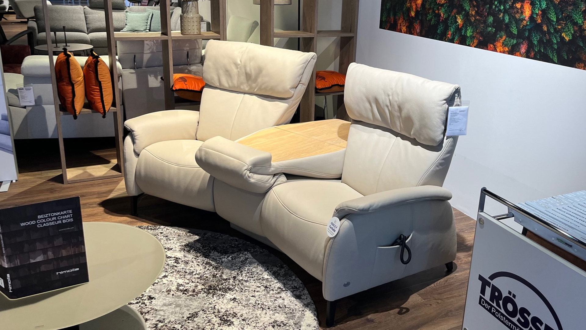 Himolla Trapez Sofa inkl. motorischer Relaxfunktion und Mitteltisch in Leder -0147091200-36WW-A