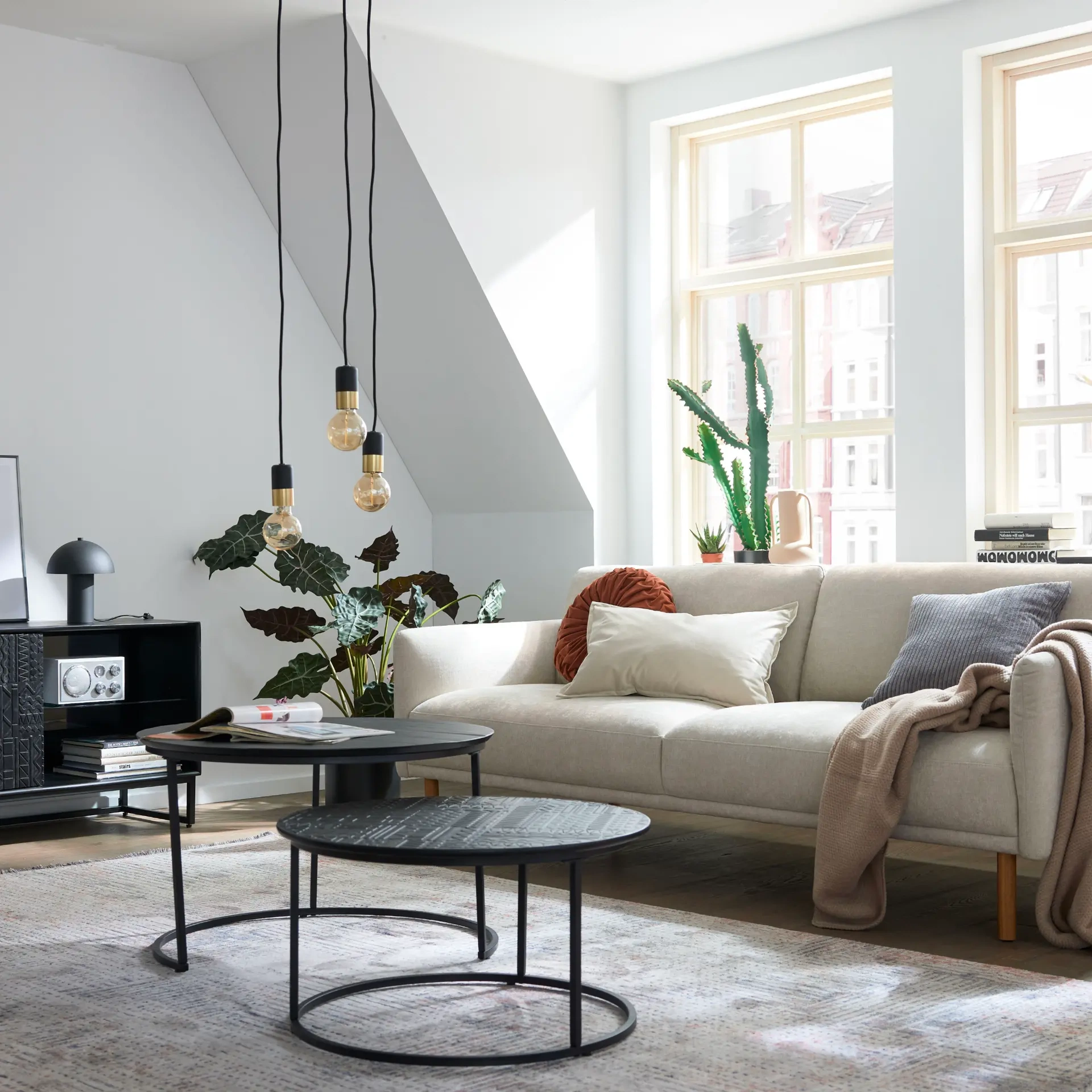 Roomio Accessoires Lampen und Tische Kissen Teppiche