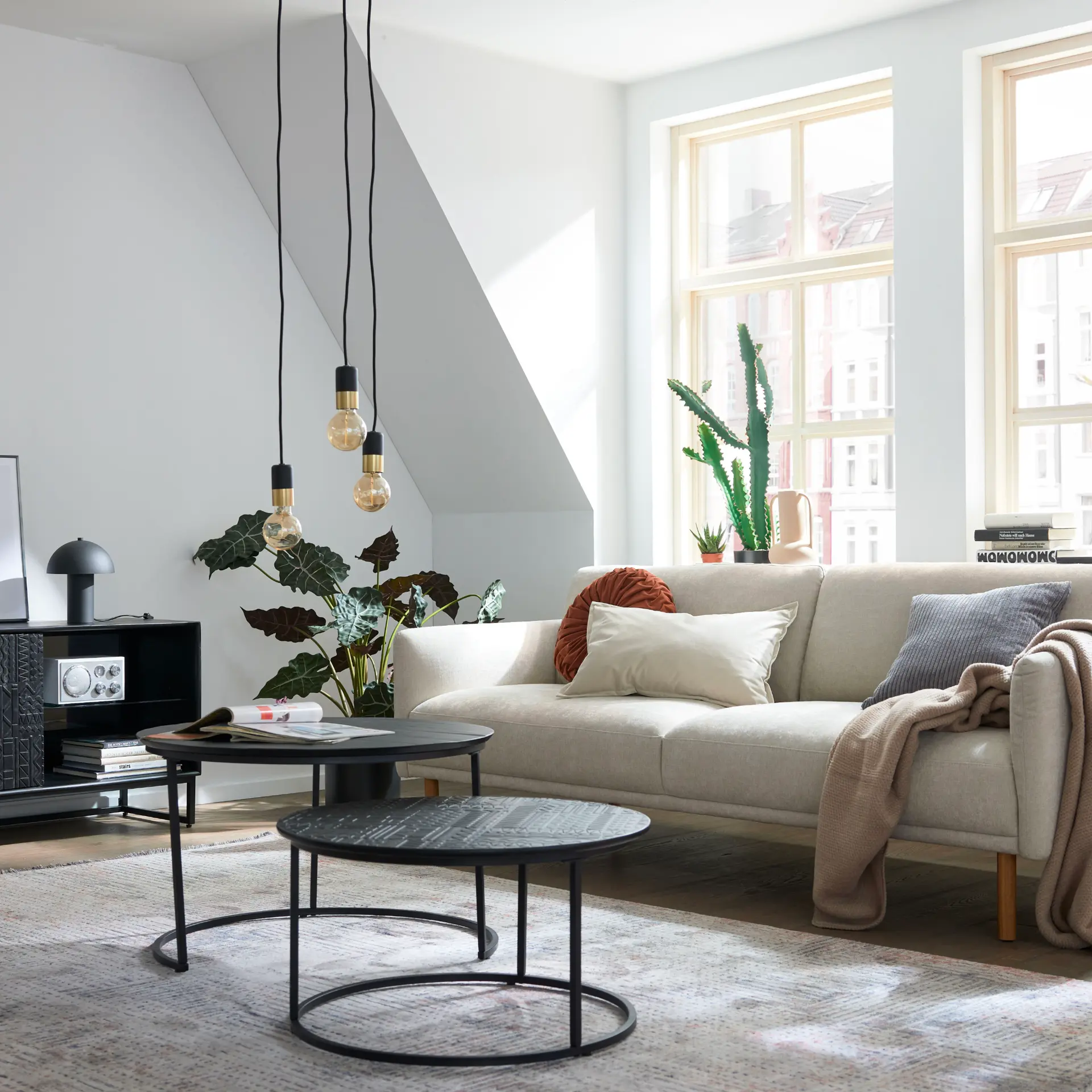 Roomio Accessoires Lampen und Tische Kissen Teppiche