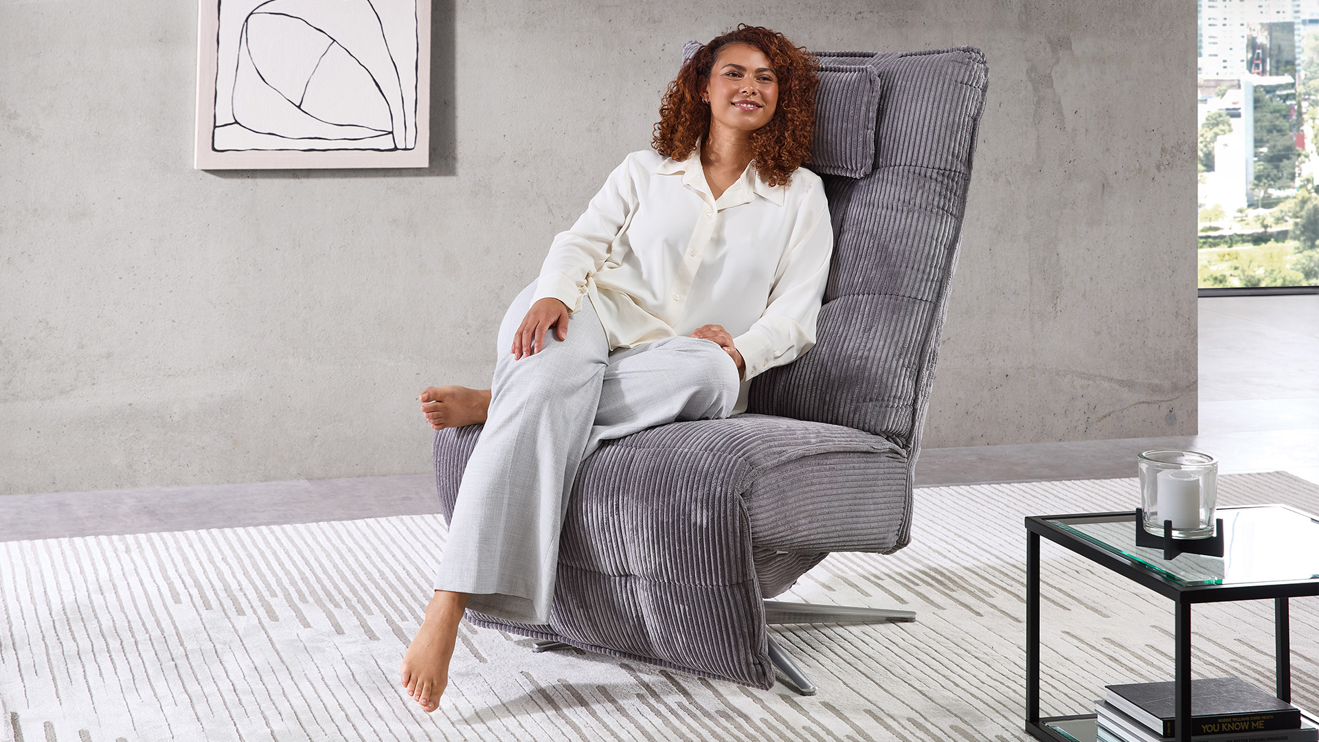 Relaxsessel Touchdown mit 2-motorischer Relaxfunktion in Trendstoff Cord