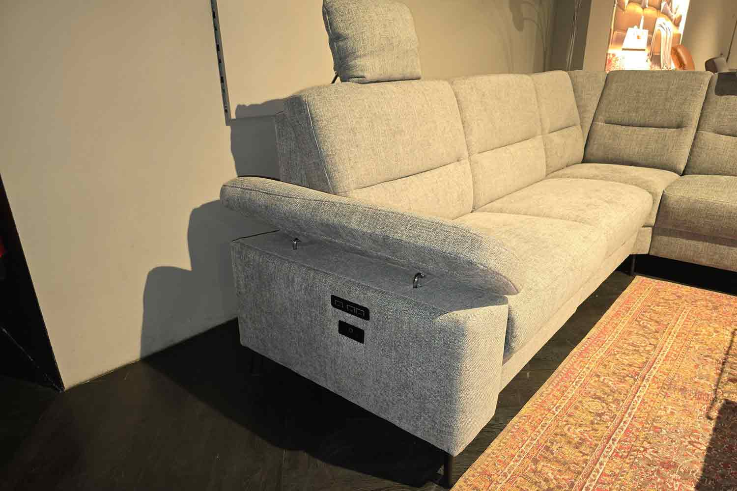 Ecksofa inkl. vielen Funktionen in Stoff