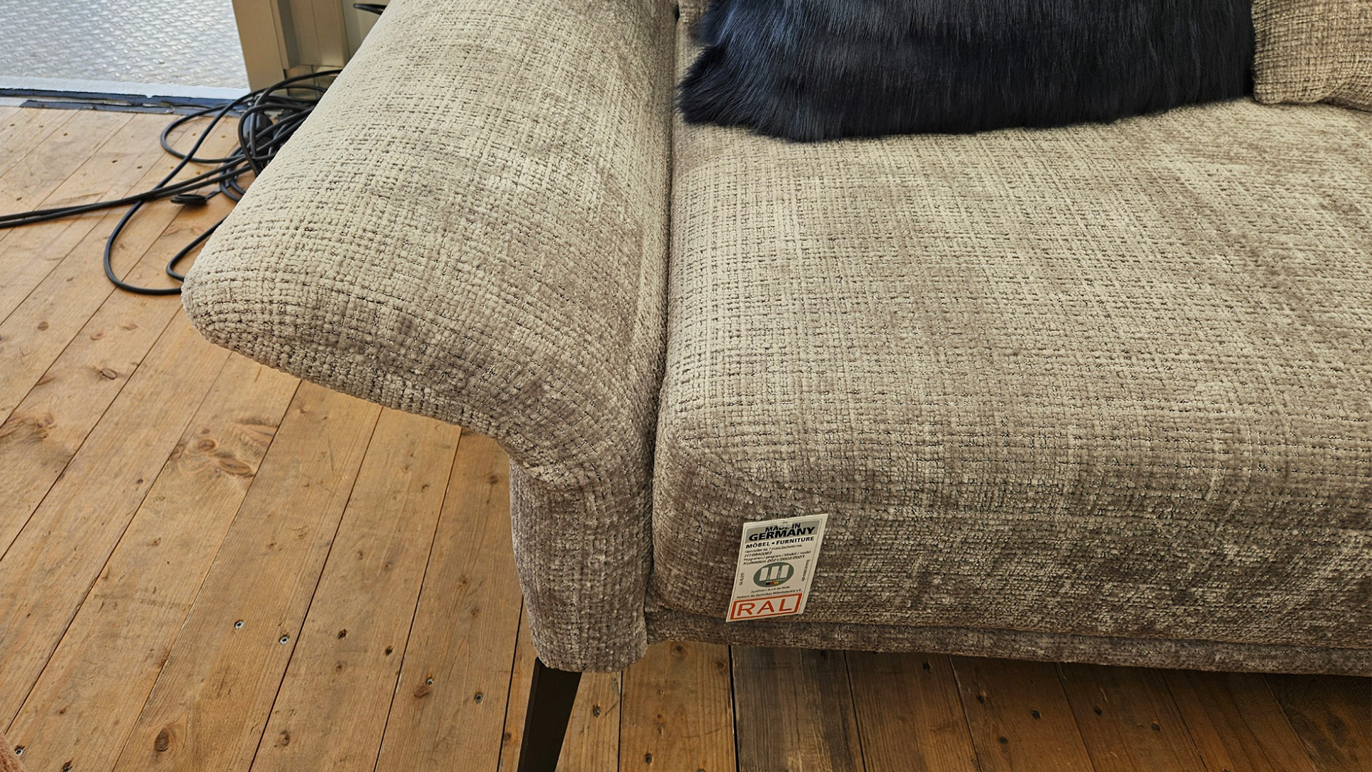 Ponsel Ecksofa mit motorischen Sitzvorzug und Hocker in Stoff-0158005300-34WW-A