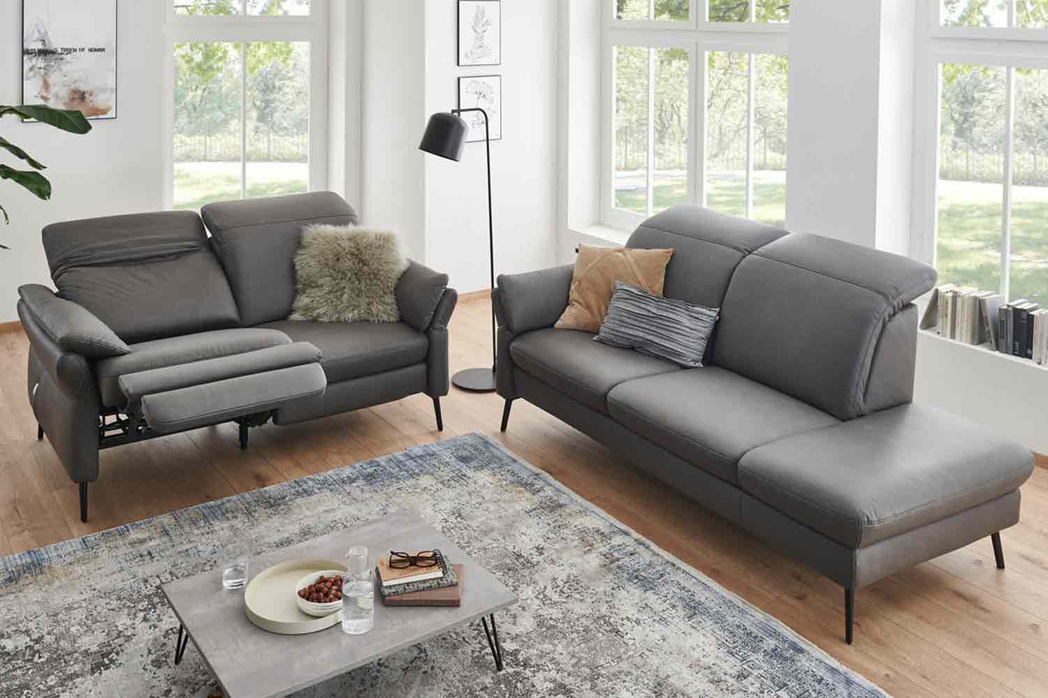 Couchgarnitur mit Federkern in Stoff