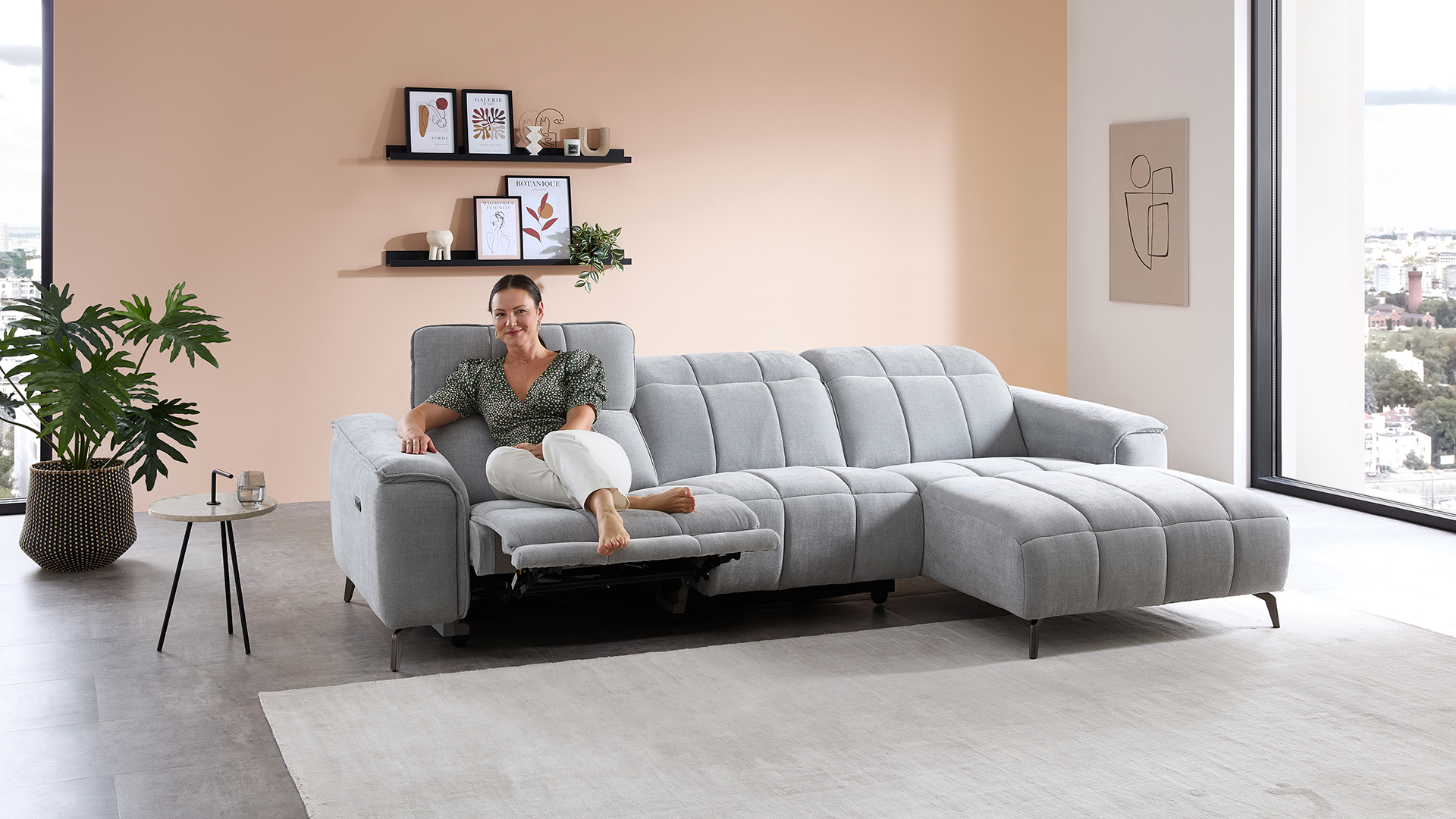 Stoff Ecksofa mit manueller Kopfteilverstellung und motorischer Relaxfunktion-05971020WW