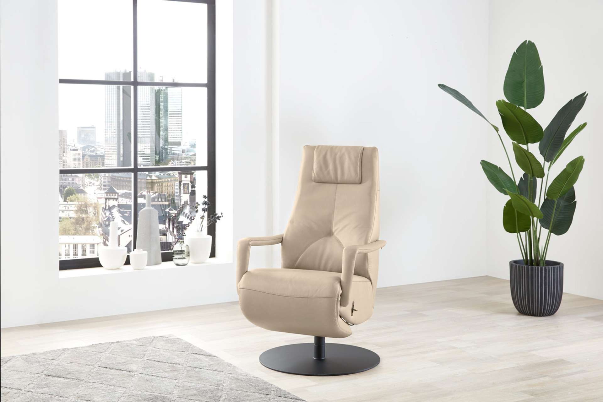 Relaxsessel 420 aus Echtleder inkl. 2 Motoren Cream