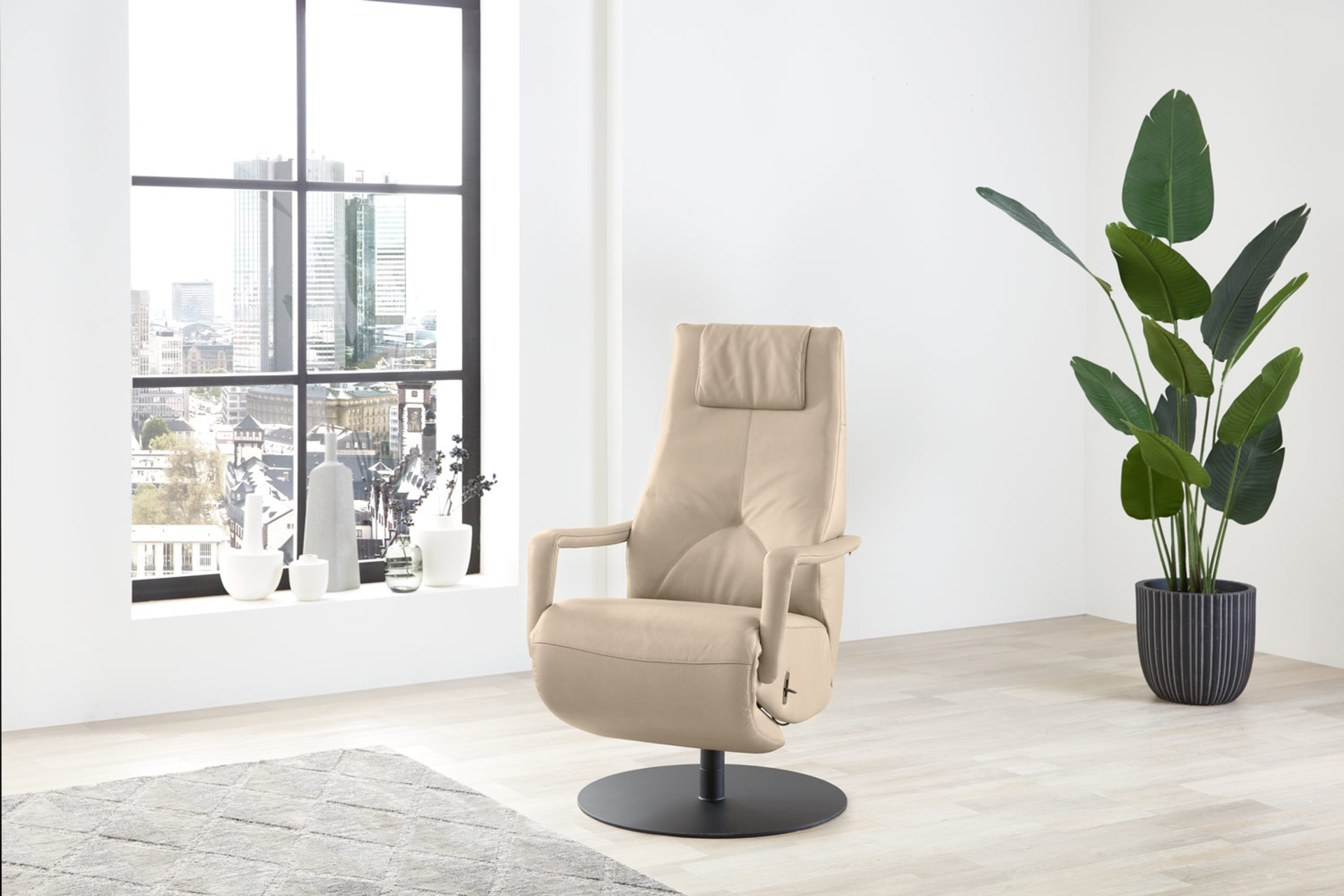 Relaxsessel 420 aus Echtleder inkl. 2 Motoren Cream