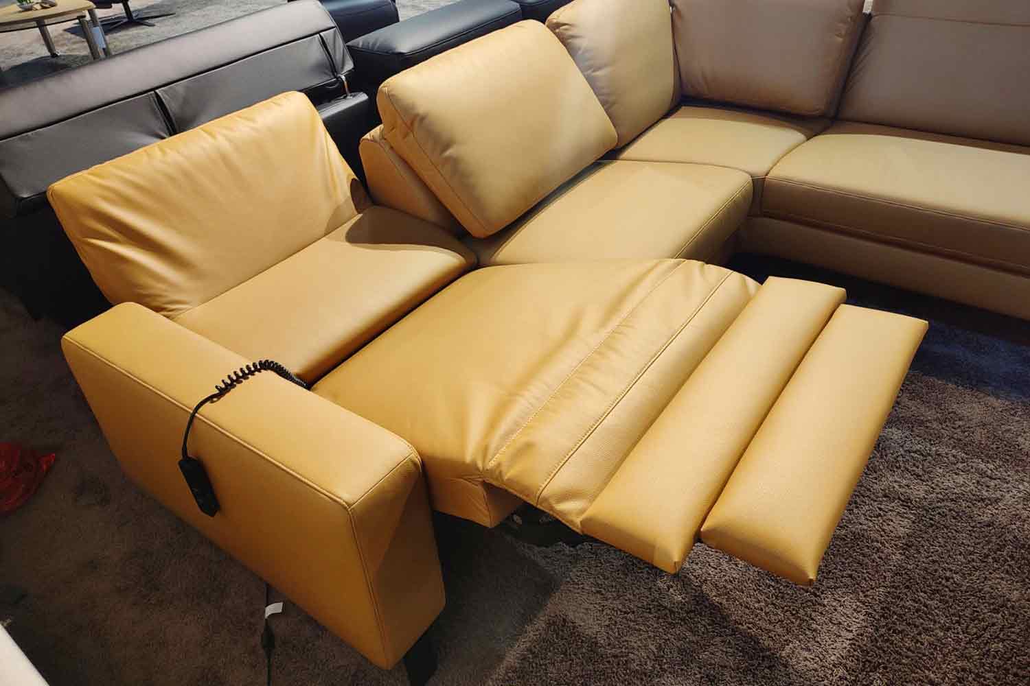 Candy Ecksofa inkl. motorischer Relaxfunktion und Herz-Waage 