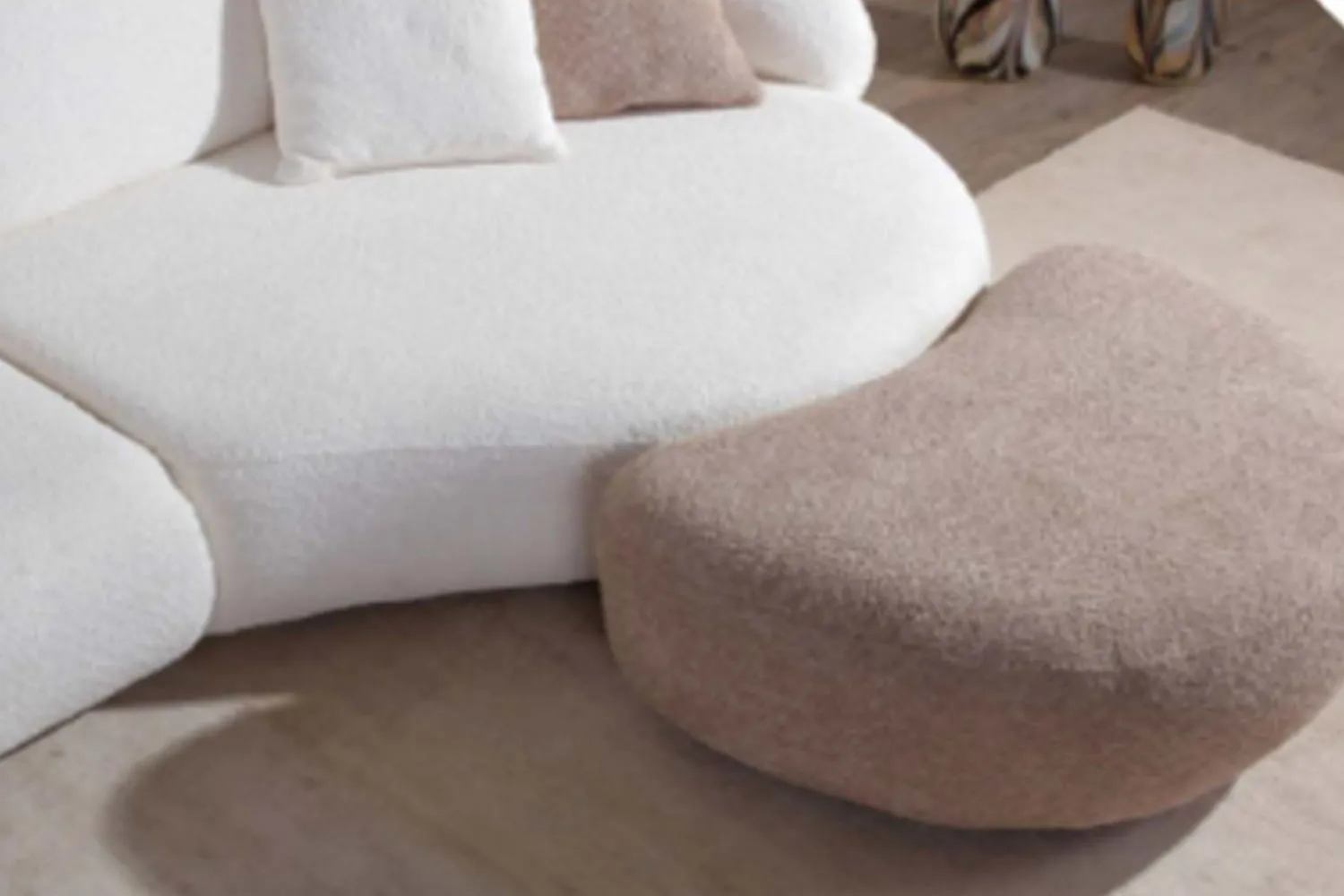 Ginger Moon Bigsofa mit Rundung in trendigen Bouclé Stoff